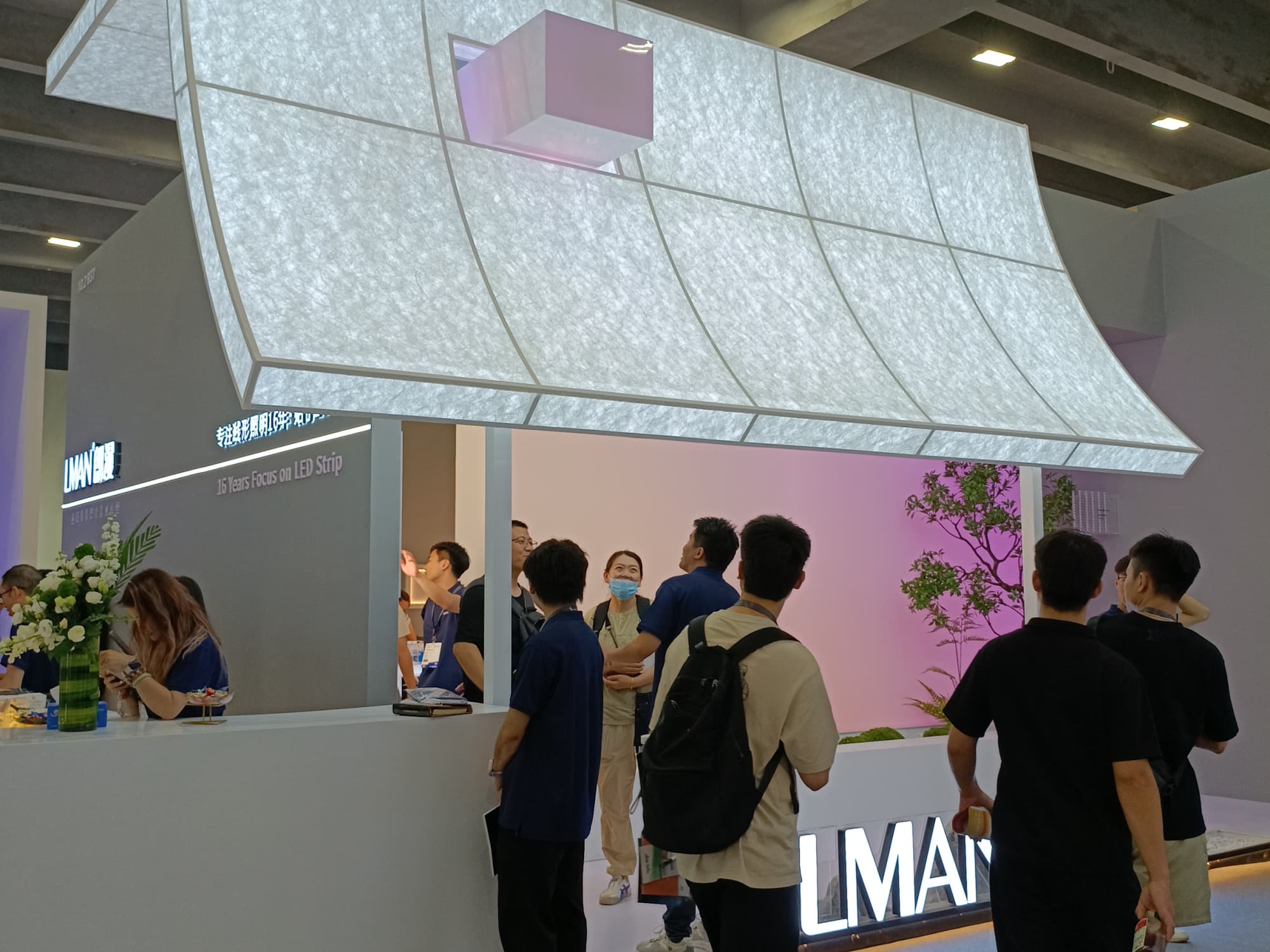 光亞展展臺設計：智能照明場景搭建，凸顯品牌技術(shù)實力