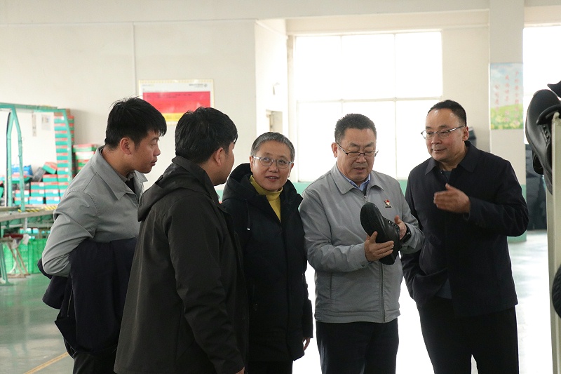 國(guó)內(nèi)著名集團(tuán)蒞臨百華鞋業(yè)，攜手打造合作新篇章！