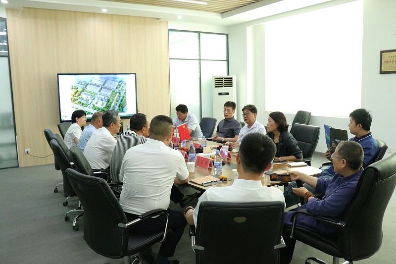 山東省貿促會黨組成員、副會長劉曉江一行蒞臨百華鞋業調研指導