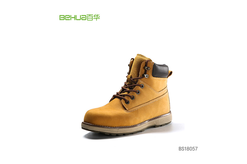 今冬流行“勞保風”，不是雪地靴買不起，而是勞保鞋更有性價比