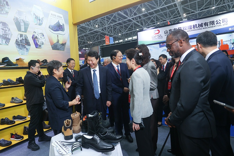 0B6A2709-opq4023888987