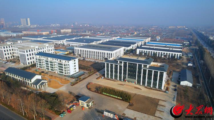 百華鞋業開工即“爆單”，主流媒體紛紛聚焦其品牌化定制戰略